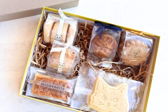 【猫好きさん必見】ギフトにも、自分へのご褒美にも。「ねこのおやつ時間」で癒しのスイーツタイムを